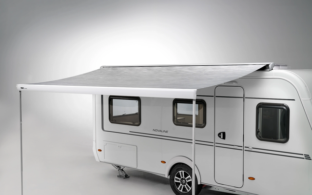 The integrated awning extends the living space and offers protection from sun and rain.