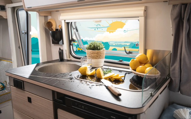 The 2-burner hob, which features flame protection and a glass cover plate as standard, leaves nothing to be desired in terms of culinary delights. 
