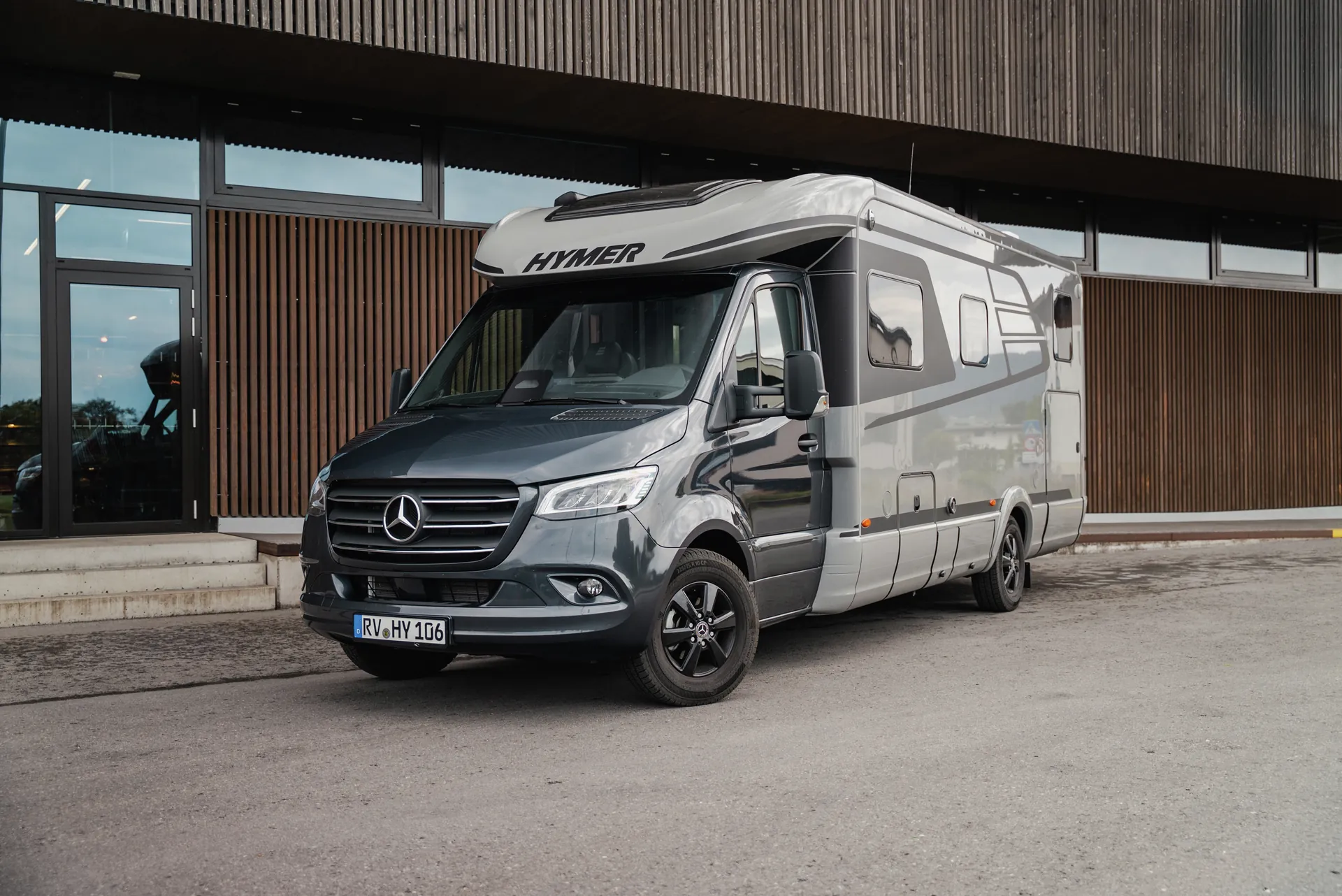 Clear proportions, precise lines and the confident Mercedes‑Benz front define the appearance of the B‑ML T. A vehicle that brings comfort, design and reliability into harmony.