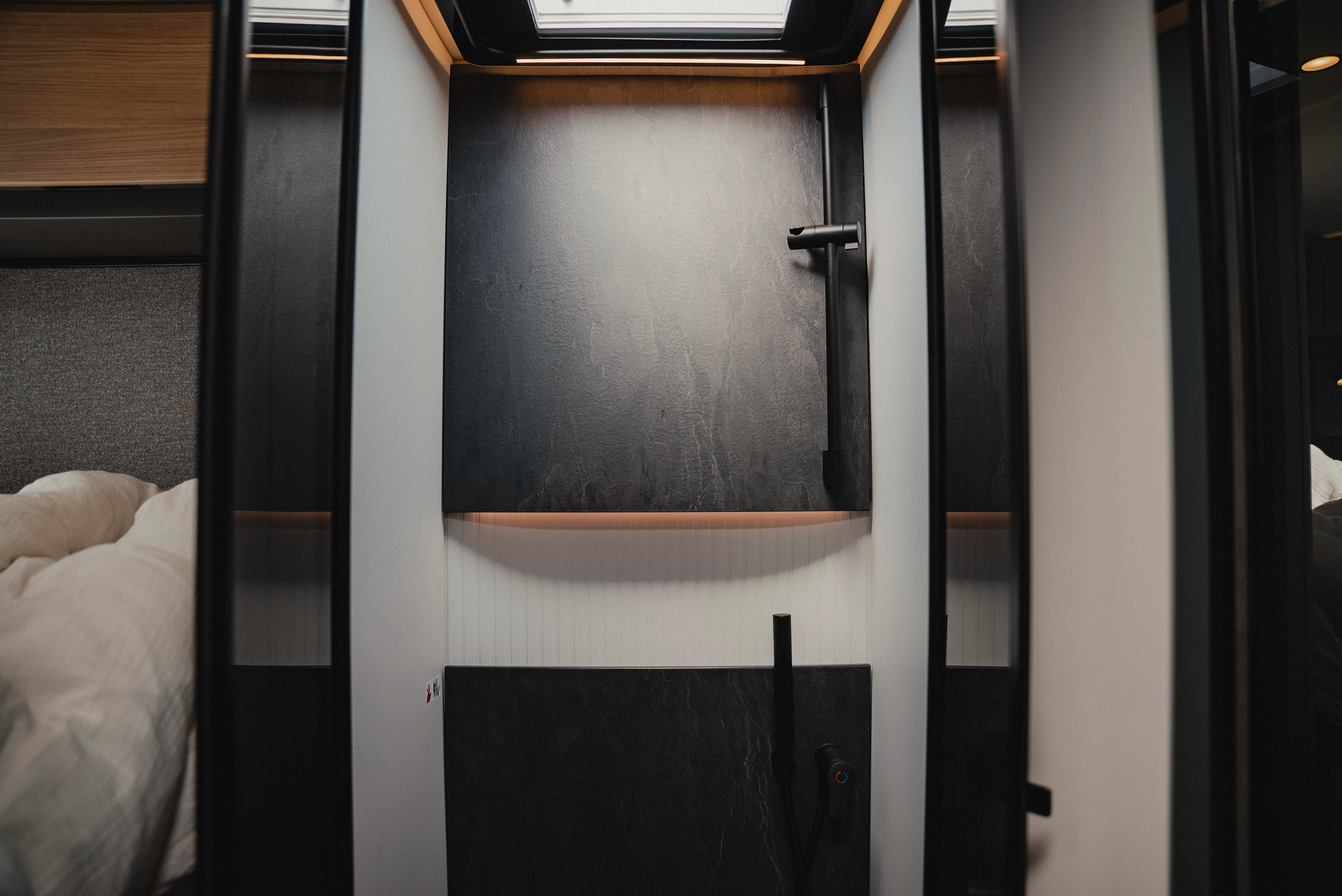 Space marvel: The separate shower offers comfort and style - this is what freedom feels like.