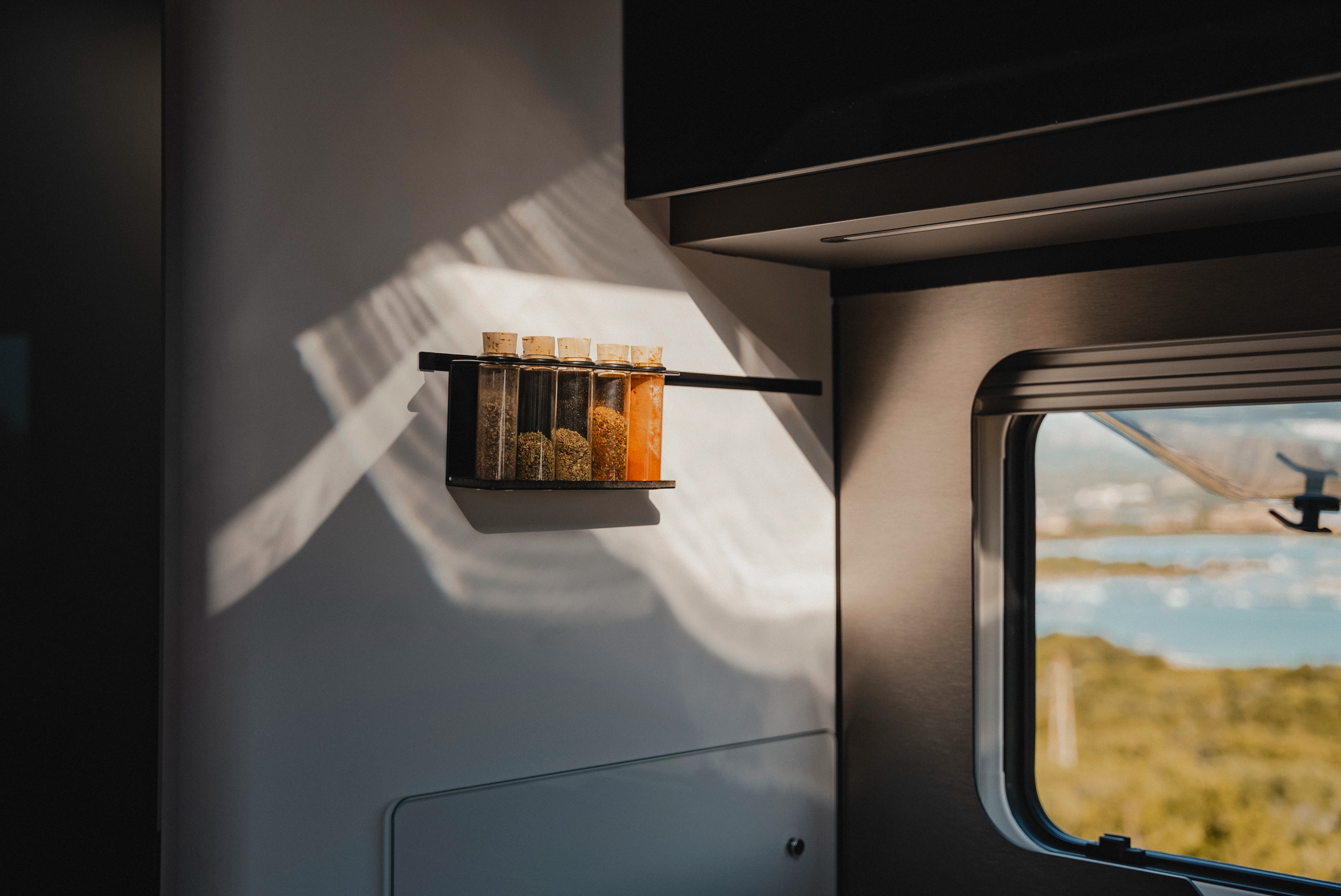 Cleverly integrated: The spice rack brings order and a homely flair to the kitchen of the HYMER B-MC.